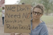 临夏特斯拉在得州奥斯汀遭遇抗议活动：反对马斯克Robotaxi计划